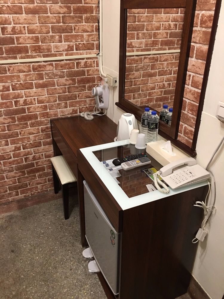 Dc Hotel Taichung Dış mekan fotoğraf